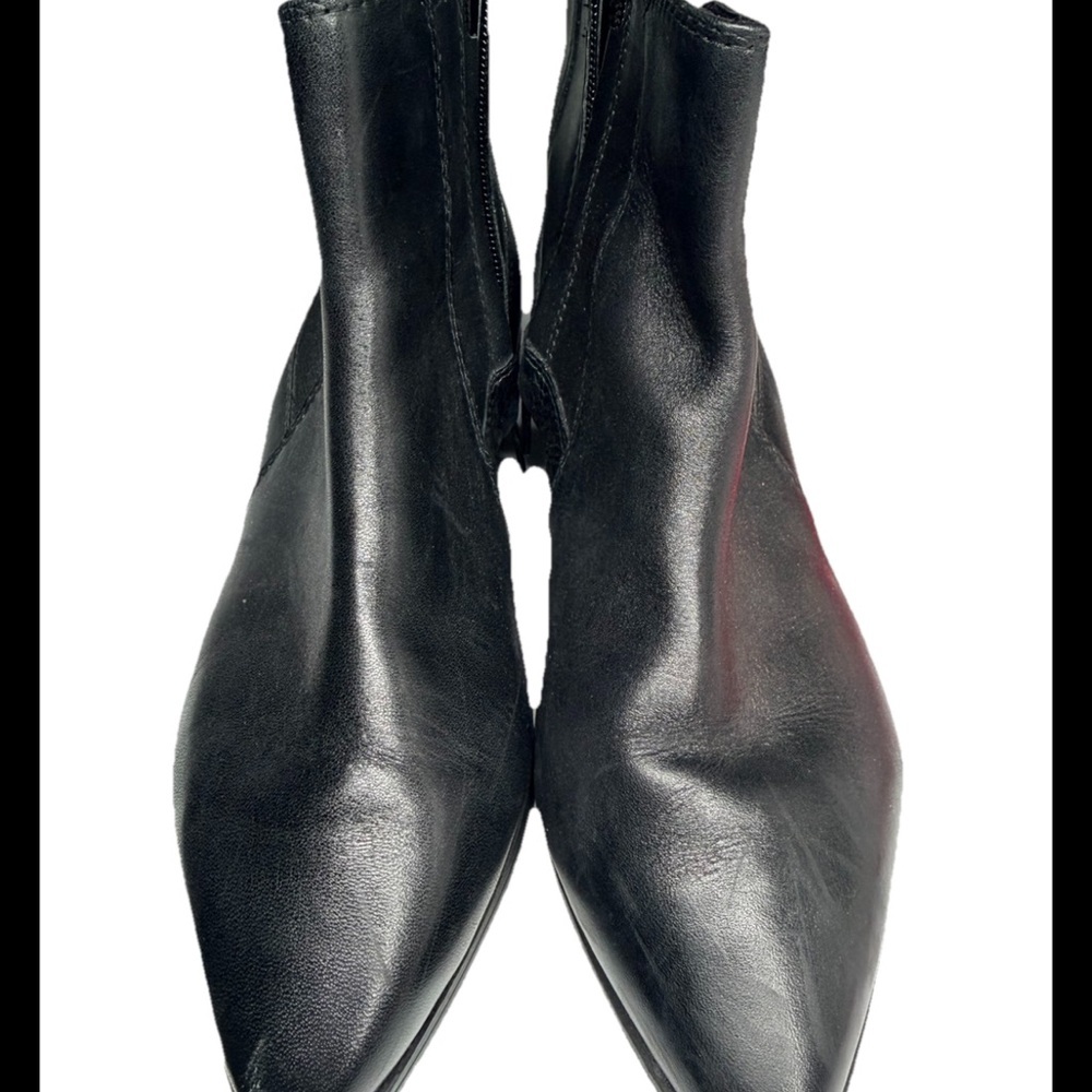 CLARKS Artisan black Leather Pointed Toe Ankle Boots Sz 8.5 - Picture 3 of 7